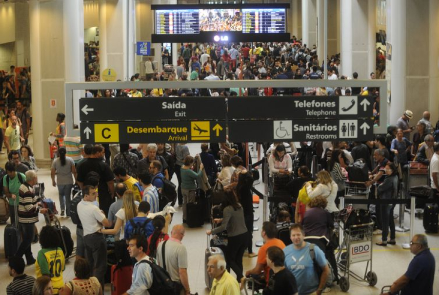 Pilotos e comissários anunciam estado de greve na véspera do fim de ano