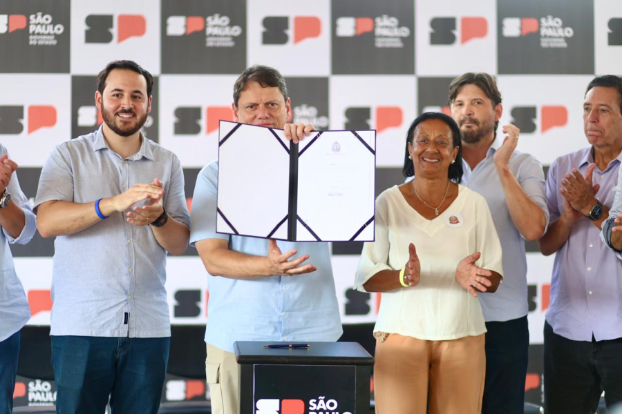 Prefeito Lucas Sanches assina contrato histórico de R$ 75 milhões para obras de requalificação urbana em Guarulhos